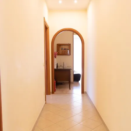 Piazza Mazzini Gæstehus Terracina